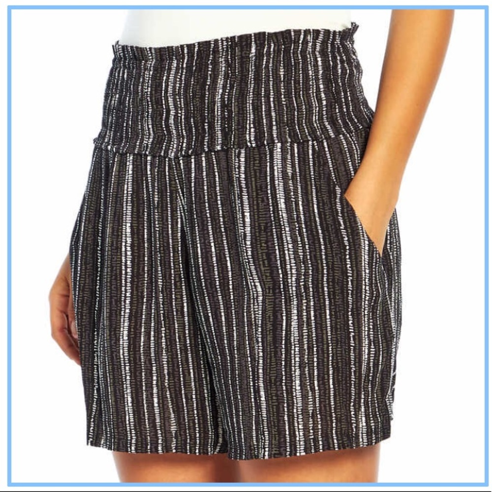 Three Dots Printed Pull On Shorts. Size Small.  New With Tags.